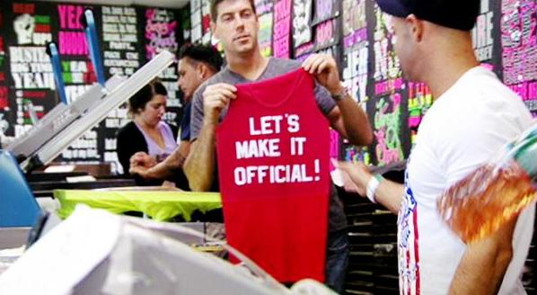 Mike proposes on a T-shirt